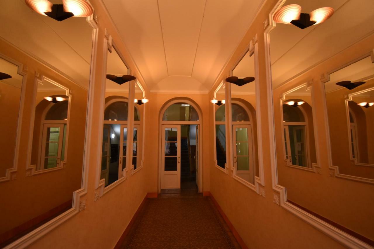 Cozy Flat By The Astronomical Clock Apartment Prague Ngoại thất bức ảnh