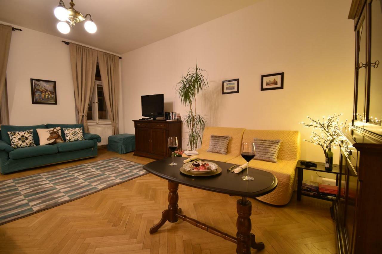 Cozy Flat By The Astronomical Clock Apartment Prague Ngoại thất bức ảnh
