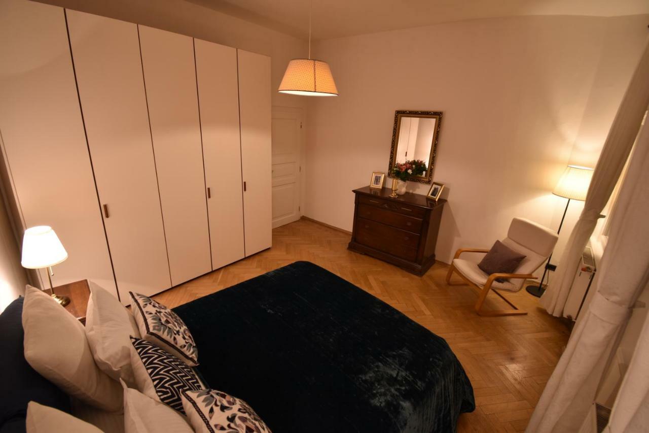 Cozy Flat By The Astronomical Clock Apartment Prague Ngoại thất bức ảnh