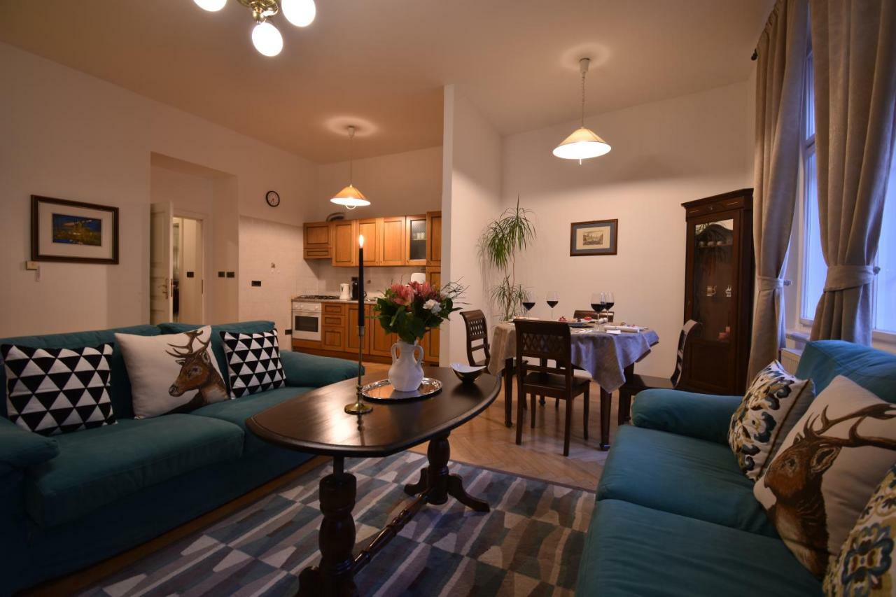 Cozy Flat By The Astronomical Clock Apartment Prague Ngoại thất bức ảnh