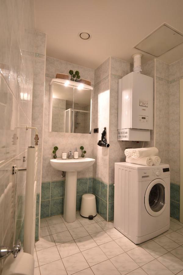 Cozy Flat By The Astronomical Clock Apartment Prague Ngoại thất bức ảnh