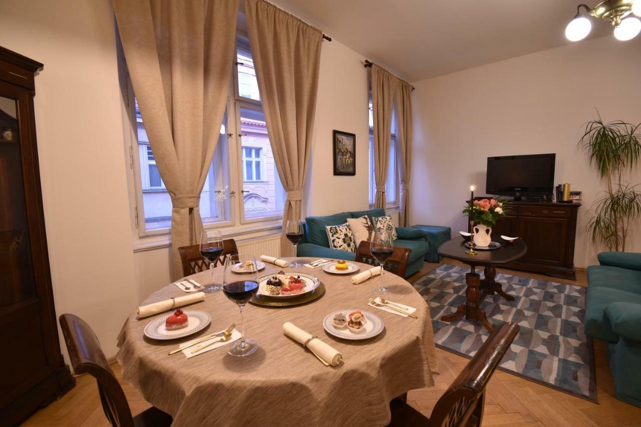 Cozy Flat By The Astronomical Clock Apartment Prague Ngoại thất bức ảnh
